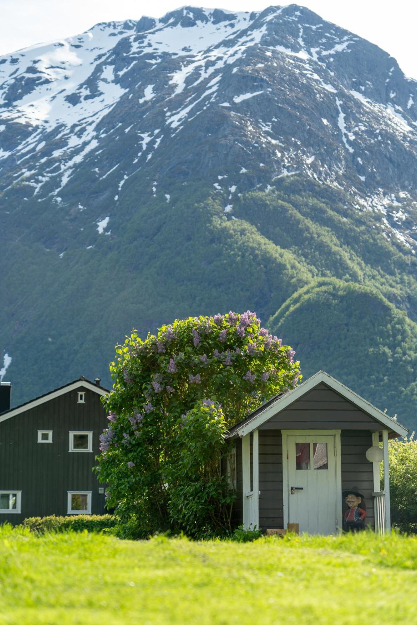 Apartamento Lovely Underground Flat Åndalsnes Exterior foto